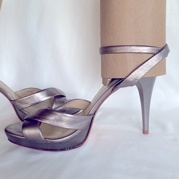 Beautiful Via Spiga Silver Leather Ankle Strap High Heels Sandals 9M “Vero Cuoio - Picture 5 of 12